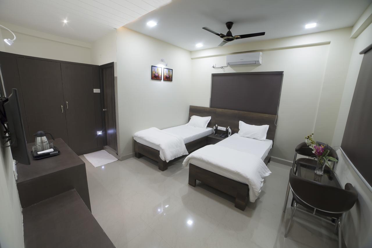 Hotel Our Nest Banjara Hyderabad Exterior foto